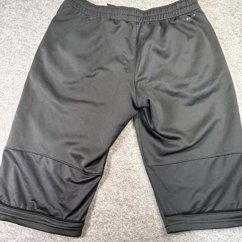 Nike - Picture 4 of 6